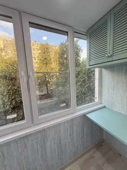 Березовская, 96: фото 4 — Стеновой ламинат серо-голубой